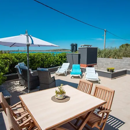 Beach House Festini