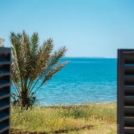 Дом отдыха Beach House Festini