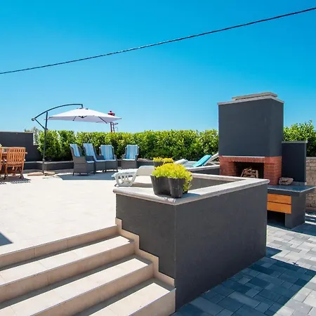 Beach House Festini
