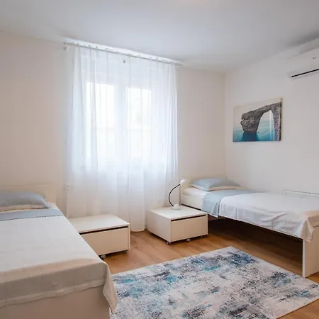 Beach House Festini Дом отдыха