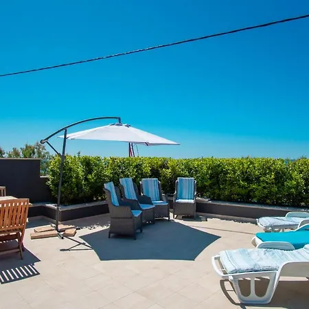 Beach House Festini Holiday home *