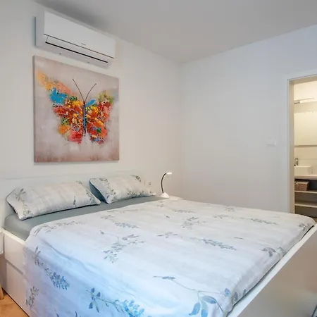 Beach House Festini Holiday home